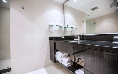 Granville Island Hotel