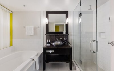OPUS Hotel Vancouver