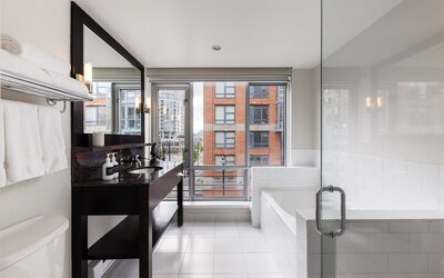 OPUS Hotel Vancouver