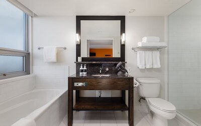 OPUS Hotel Vancouver
