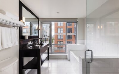 OPUS Hotel Vancouver