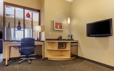 Suite, Multiple Beds, Non Smoking