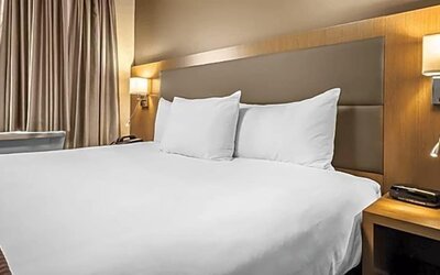 Best Western Plus Vancouver Airport Hotel