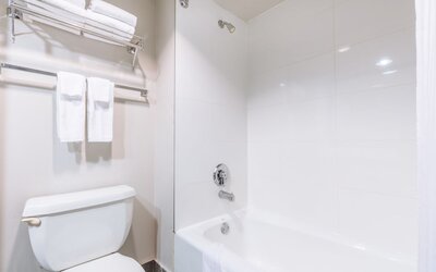 Best Western Plus Vancouver Airport Hotel