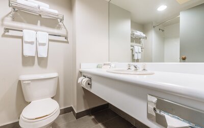 Best Western Plus Vancouver Airport Hotel