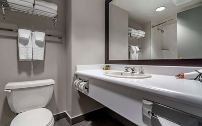Best Western Plus Vancouver Airport Hotel