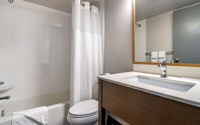 Best Western Plus Vancouver Airport Hotel