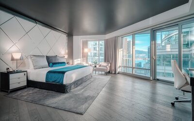 Paradox Vancouver