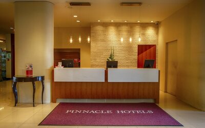 Pinnacle Hotel Harbourfront
