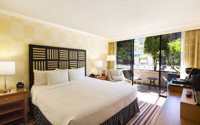 Pinnacle Hotel Harbourfront