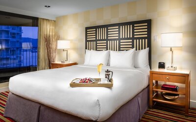 Pinnacle Hotel Harbourfront