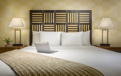 Pinnacle Hotel Harbourfront