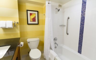 Pinnacle Hotel Harbourfront