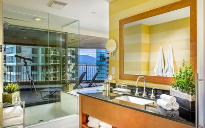 Pinnacle Hotel Harbourfront