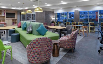 Home2 Suites by Hilton Denver South/Centennial Airport