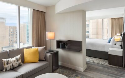 Delta Hotels by Marriott Vancouver Downtown Suites