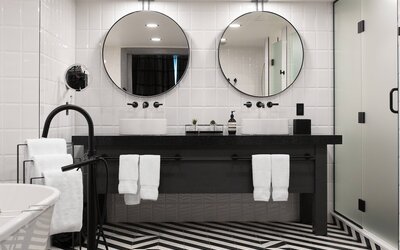 Delta Hotels by Marriott Vancouver Downtown Suites