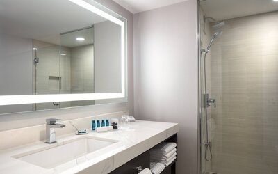 Delta Hotels by Marriott Vancouver Downtown Suites