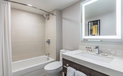 Delta Hotels by Marriott Vancouver Downtown Suites