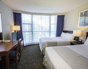 Rosedale On Robson Suite Hotel