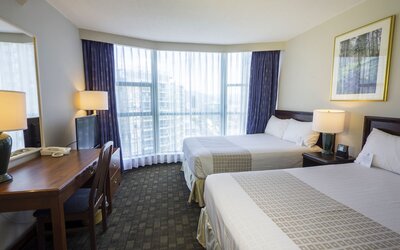 Rosedale On Robson Suite Hotel
