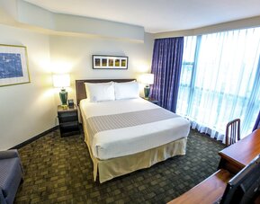 Rosedale On Robson Suite Hotel