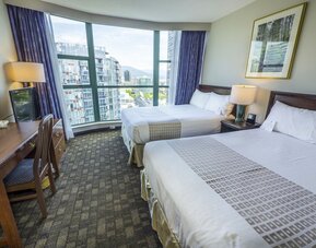 Rosedale On Robson Suite Hotel