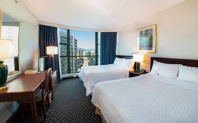 Rosedale On Robson Suite Hotel