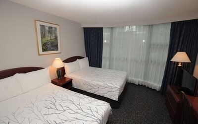 Rosedale On Robson Suite Hotel