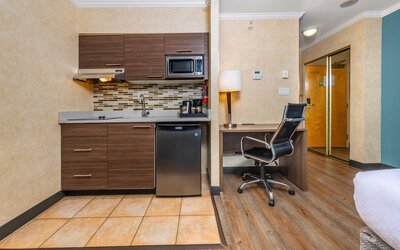 Grand Park Hotel & Suites Downtown Vancouver, an Ascend Collection Hotel