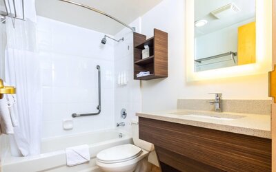 Grand Park Hotel & Suites Downtown Vancouver, an Ascend Collection Hotel