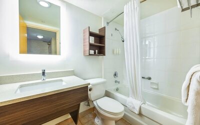 Grand Park Hotel & Suites Downtown Vancouver, an Ascend Collection Hotel
