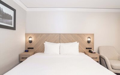 Sandman Signature Vancouver Downtown Hotel