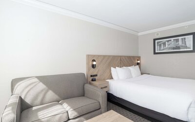 Sandman Signature Vancouver Downtown Hotel