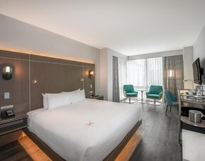 Coast Coal Harbour Vancouver Hotel by APA