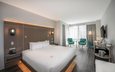 Coast Coal Harbour Vancouver Hotel by APA