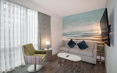 Coast Coal Harbour Vancouver Hotel by APA