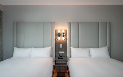 Coast Coal Harbour Vancouver Hotel by APA