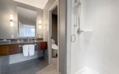 Coast Coal Harbour Vancouver Hotel by APA
