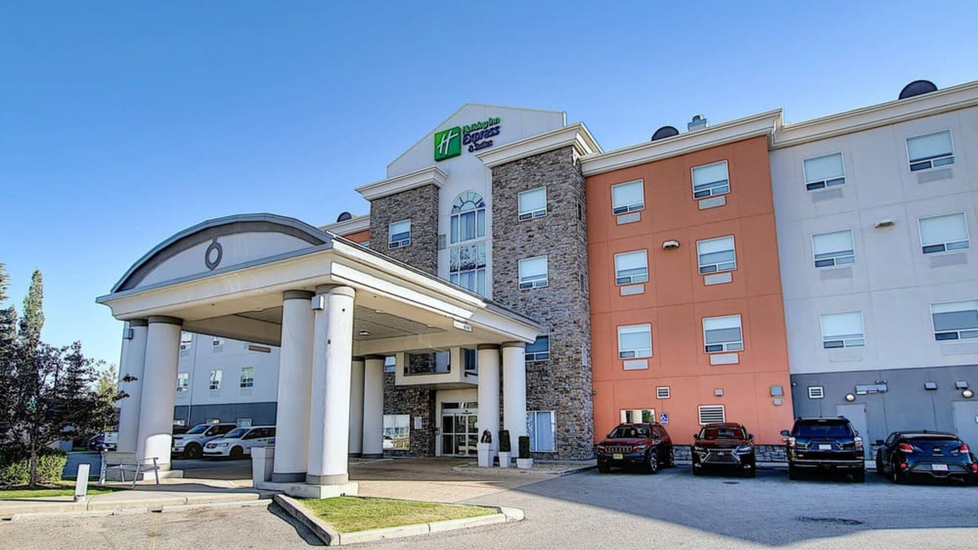 Parking area available at Holiday Inn Express & Suites Airport-Calgary.