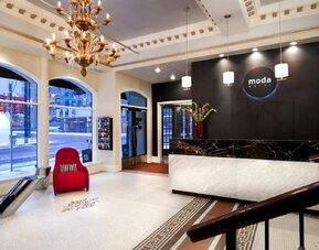 Moda Hotel