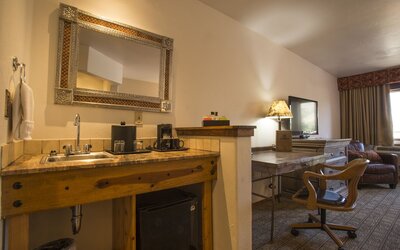 Table Mountain Inn