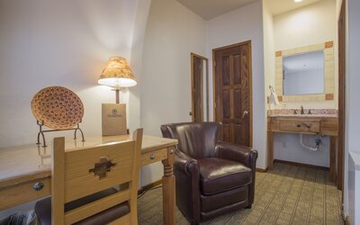 Table Mountain Inn