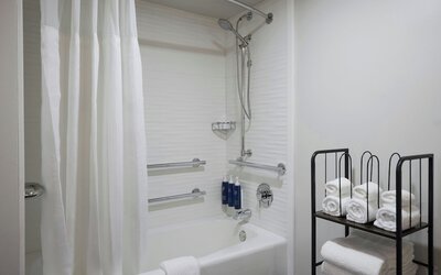 Four Points by Sheraton Englewood