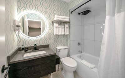 Coast Metro Vancouver Hotel