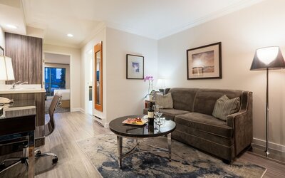 Executive Suites Hotel Metro Vancouver