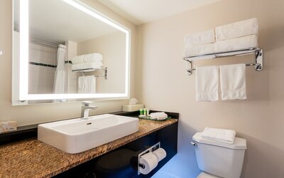Executive Suites Hotel Metro Vancouver