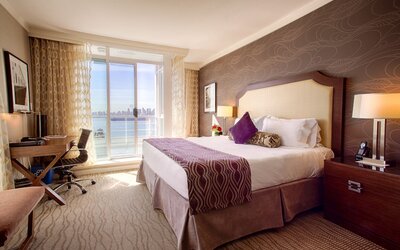 Pinnacle Hotel at the Pier