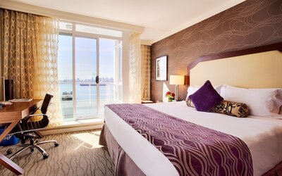 Pinnacle Hotel at the Pier