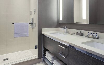 Delta Hotels by Marriott Burnaby Conference Centre